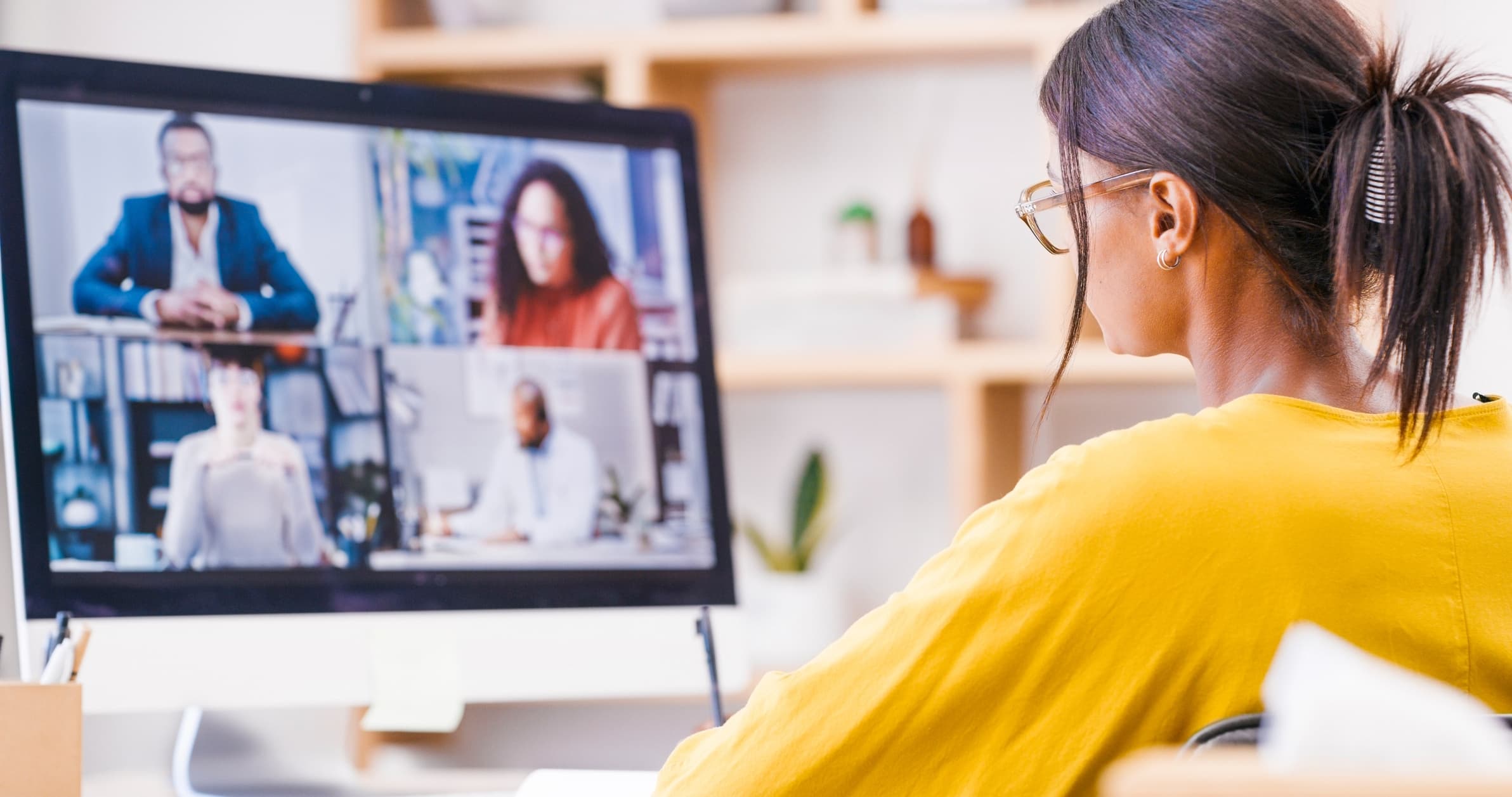 Adjointe virtuelle en réunion d’entreprise